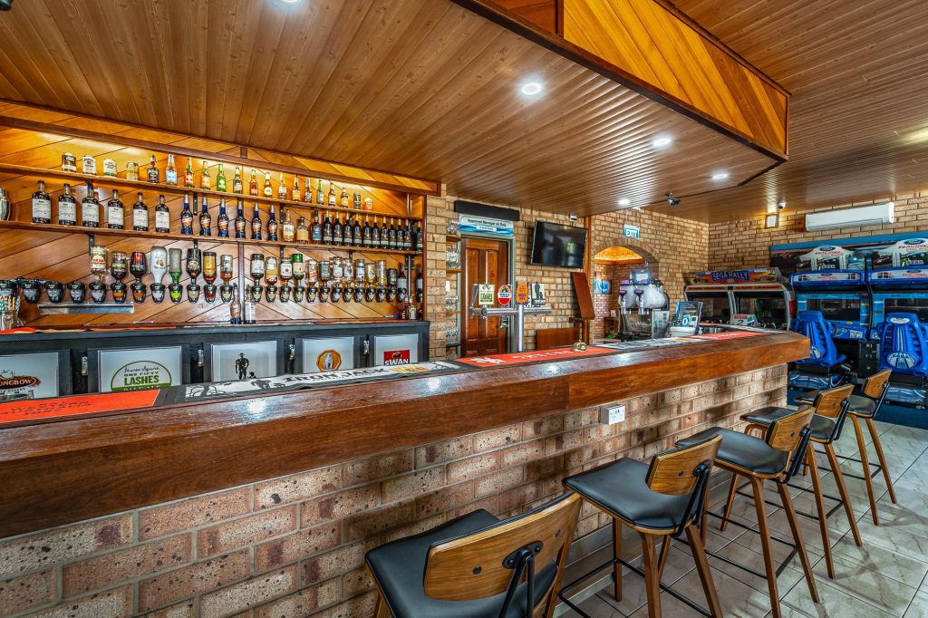 Carnarvon-Motel-Bar-Games-006