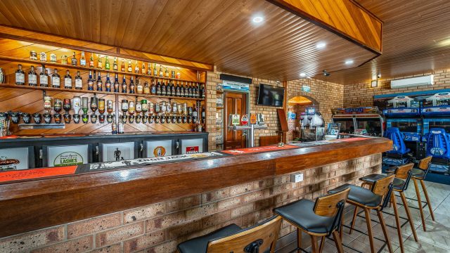 Carnarvon-Motel-Bar-Games-006